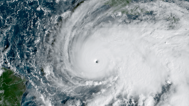 Một siêu bão chính thức trở thành bão mạnh nhất thế giới năm 2025, vượt qua Ragasa: Đổ bộ sáng nay, hàng triệu người “nín thở” ứng phó- Ảnh 1. Một siêu bão chính thức trở thành bão mạnh nhất thế giới năm 2025, vượt qua Ragasa: Đổ bộ sáng nay, hàng triệu người “nín thở” ứng phó- Ảnh 1.