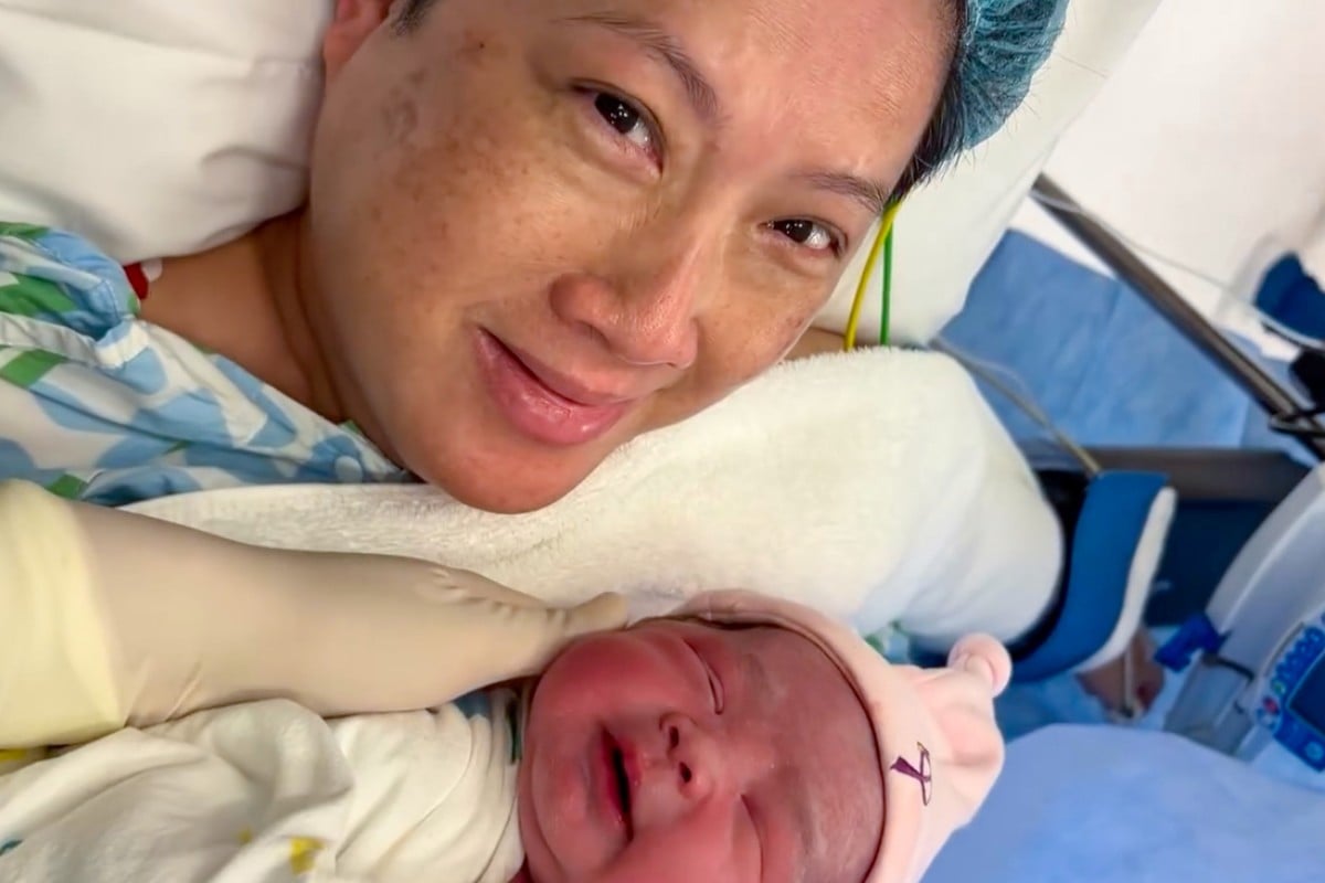 Vợ 1 nam diễn viên mang thai và sinh con thành công ở tuổi 58- Ảnh 2.