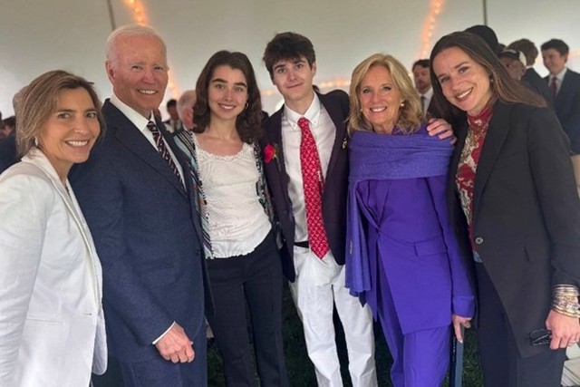 Cựu Tổng thống Mỹ Joe Biden lần đầu xuất hiện công khai sau khi mắc ung thư- Ảnh 1.