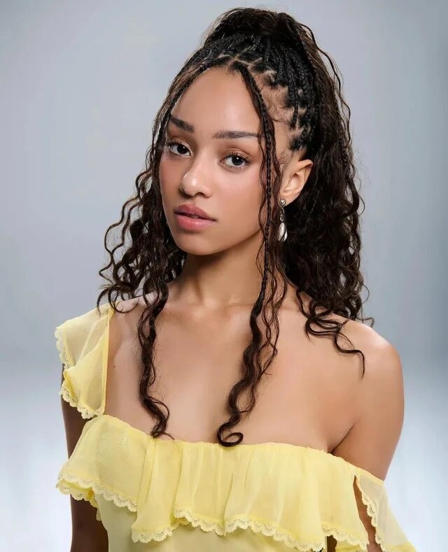 Thiên thần lai đẹp nhất showbiz lộ quá khứ hút hít, lăng nhăng?- Ảnh 1. Thiên thần lai đẹp nhất showbiz lộ quá khứ hút hít, lăng nhăng?- Ảnh 1.