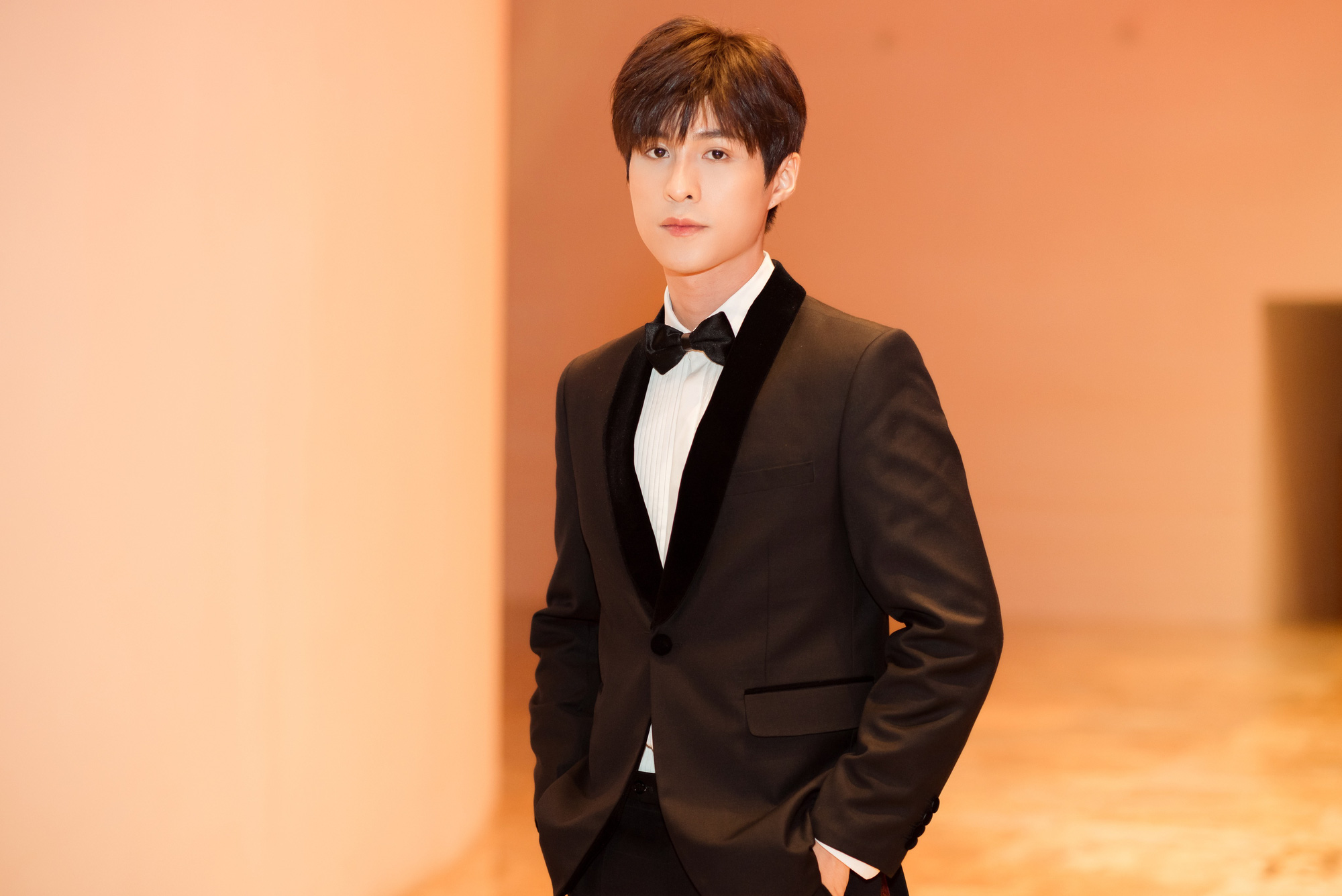 Nam thần Vbiz đóng phim nào flop phim đó, visual hot boy vườn trường cũng không cứu nổi ca này- Ảnh 2. Nam thần Vbiz đóng phim nào flop phim đó, visual hot boy vườn trường cũng không cứu nổi ca này- Ảnh 2.