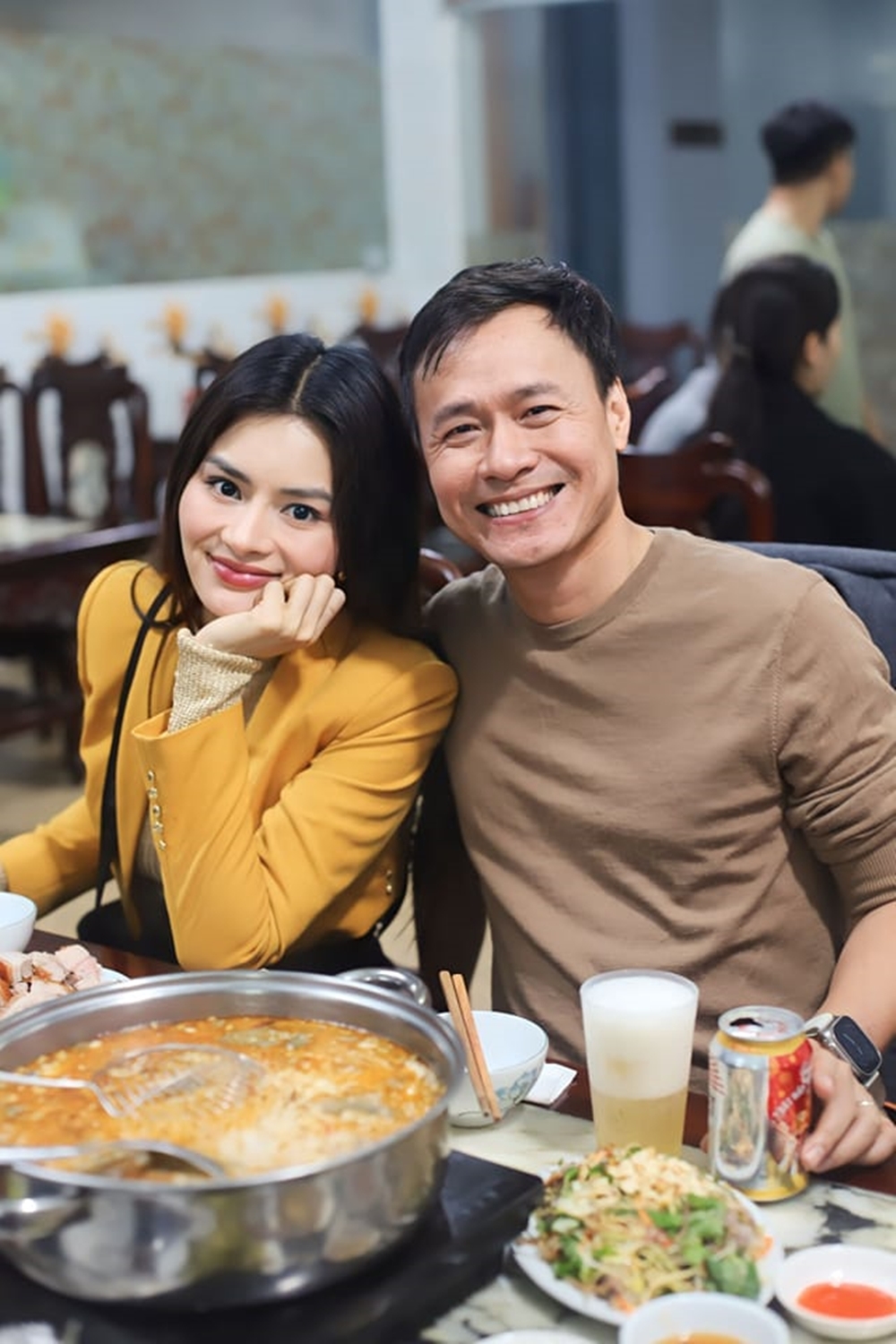 Con gái riêng chồng cũ Vũ Thu Phương nói về việc bị bạo hành: