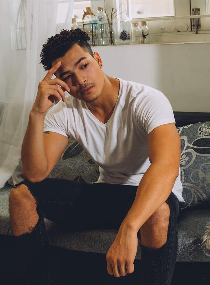 Bộ phim khiến khán giả bỏ xem chỉ vì 1 chi tiết trên mặt nam chính, nhìn thôi cũng bứt rứt khó chịu vô cùng- Ảnh 5.