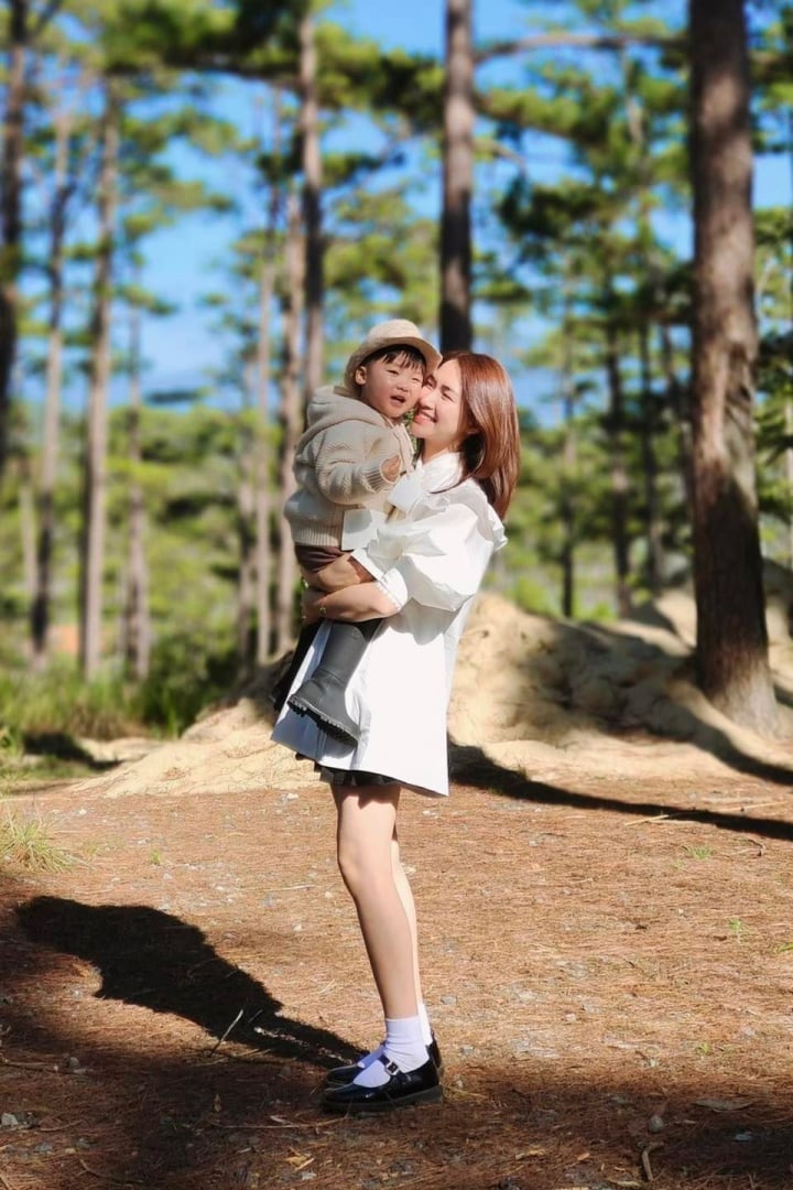 3 năm sau chia tay thiếu gia Minh Hải, cuộc sống của Hoà Minzy thay đổi thế nào?- Ảnh 1. 3 năm sau chia tay thiếu gia Minh Hải, cuộc sống của Hoà Minzy thay đổi thế nào?- Ảnh 1.