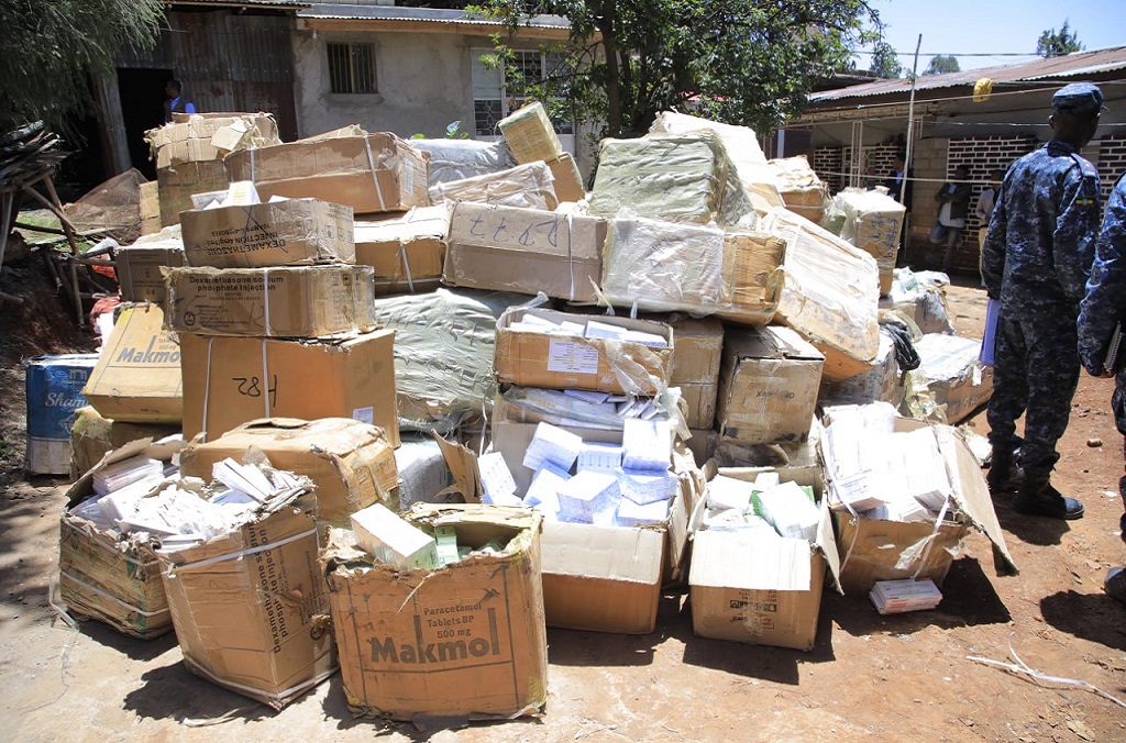 Kỷ lục: Đột kích hàng nghìn đường dây buôn bán thuốc giả tại 90 quốc gia, tịch thu 50,4 triệu sản phẩm- Ảnh 2.