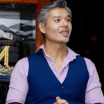 Mỹ nam bị ghét nhất Mưa Đỏ: Nói 6 thứ tiếng cực đỉnh, nét đẹp lai Tây hiếm có khó tìm 28 lam vissay noi ve tigerdate 1 1756034171242 17560341715071010548698 0 0 366 700 crop 1756034282056109735807png