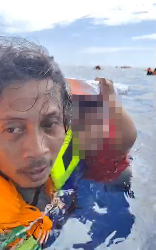 Vụ hơn 280 hành khách hoảng loạn nhảy khỏi tàu bốc cháy trên biển: 1 người đàn ông livestream kêu cứu giữa dòng nước suốt 28 phút, 1 phụ nữ mang thai tử vong- Ảnh 2.