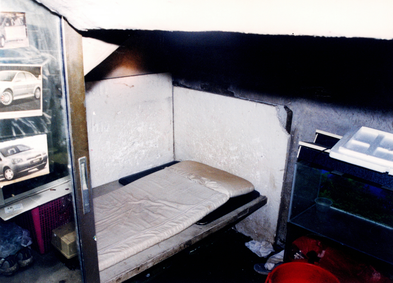 Thùng carton đựng thi thể bé gái 8 tuổi trong 9 lớp nylon: Cả đất nước vào cuộc tìm kiếm sự thật, danh tính hung thủ gây rúng động- Ảnh 1.