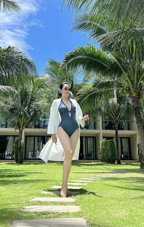 Phó chủ tịch Hội sân khấu được chồng đại gia tặng biệt thự hàng chục tỷ ở TP.HCM, 54 tuổi vẫn gợi cảm- Ảnh 7.