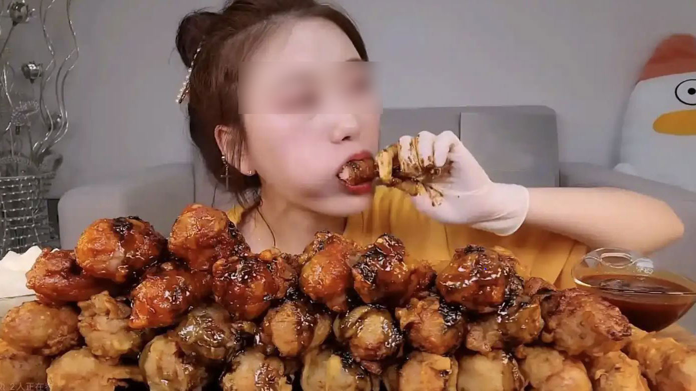 Sự thật kinh hoàng về những livestream mukbang bạn hay xem- Ảnh 1. Sự thật kinh hoàng về những livestream mukbang bạn hay xem- Ảnh 1.