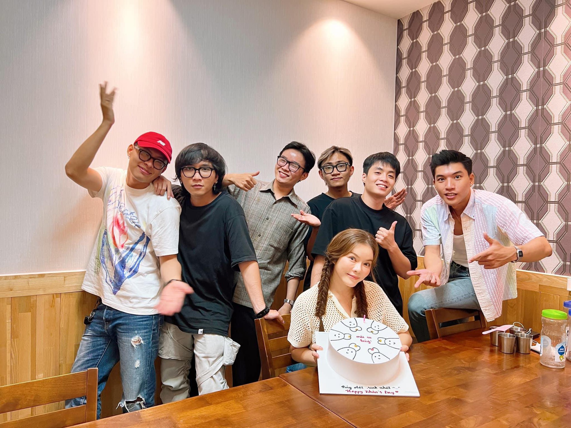 Thực hư tin đồn rapper Hiếu Thứ Hai hẹn hò đàn chị Lý Nhã Kỳ, tại sao sau 3 năm lại