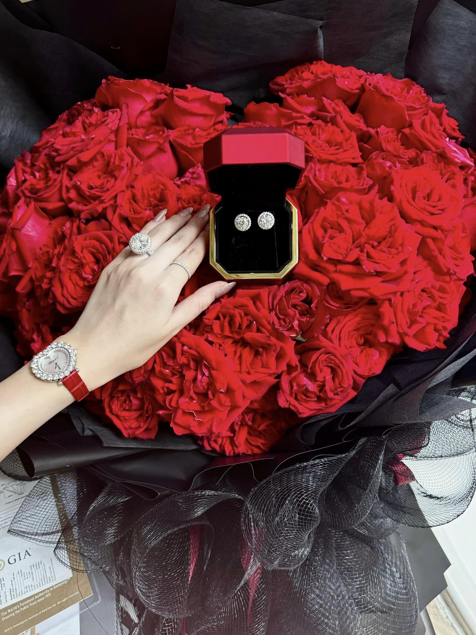 Mỹ nhân Việt nghi cố tình để lộ mối quan hệ tình cảm với bác sĩ thẩm mỹ quen mặt trong showbiz- Ảnh 4.