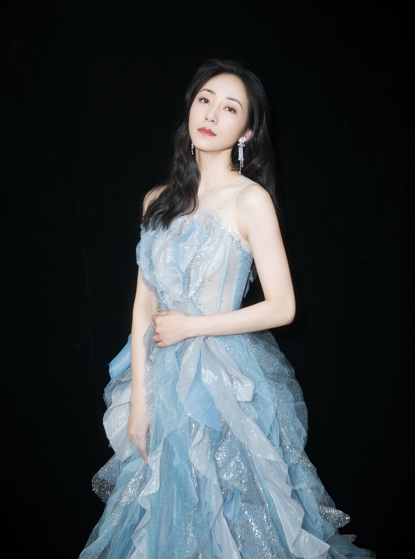 4 mỹ nhân showbiz là tiểu thư nhà siêu giàu: Người 5 tuổi đã đi chuyên cơ, người sở hữu biệt thự 1.000 tỷ, có bố ruột sẵn sàng nuôi con rể- Ảnh 3.