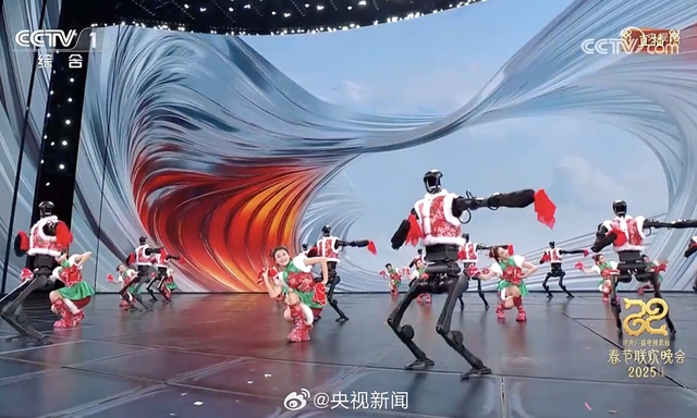 Nhân vật 9X này vai vế cỡ nào mà được ngồi giữa các