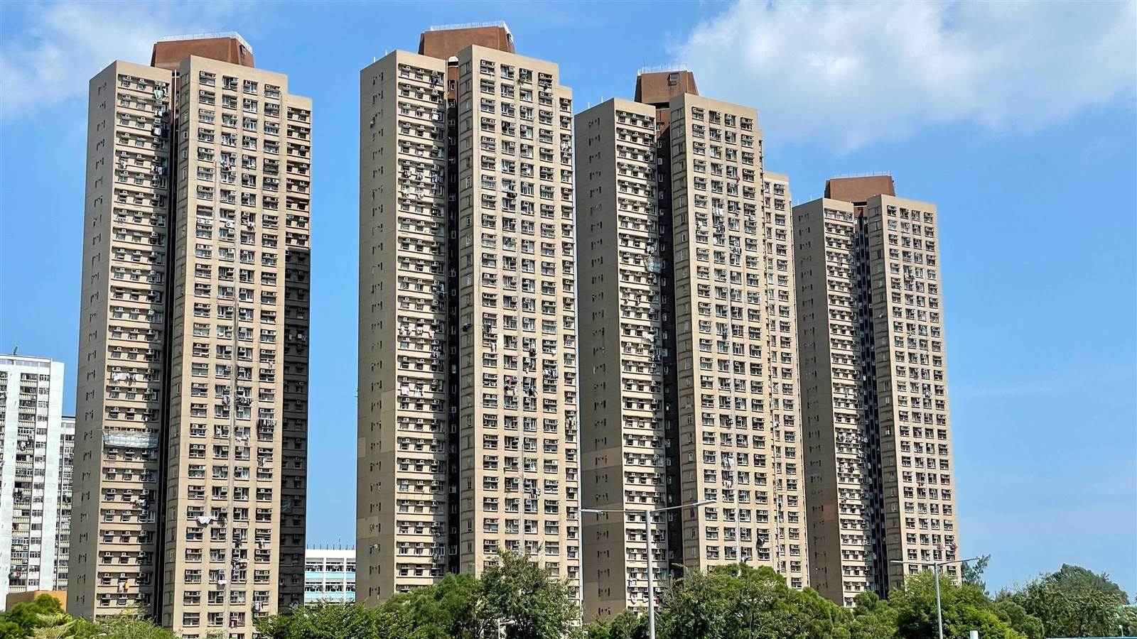 Giá chung cư ở Hong Kong đắt đến mức nào? Đến người nước ngoài còn phải choáng!- Ảnh 3.