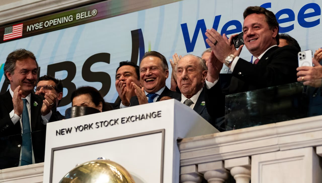 Nhà 3 đời làm nghề mổ thịt, chàng trai 19 tuổi bỏ học đi làm công nhân, tuổi 21 sở hữu ‘lò mổ’ lớn nhất thế giới, doanh thu 80 tỷ USD/năm- Ảnh 2. Nhà 3 đời làm nghề mổ thịt, chàng trai 19 tuổi bỏ học đi làm công nhân, tuổi 21 sở hữu ‘lò mổ’ lớn nhất thế giới, doanh thu 80 tỷ USD/năm- Ảnh 2.