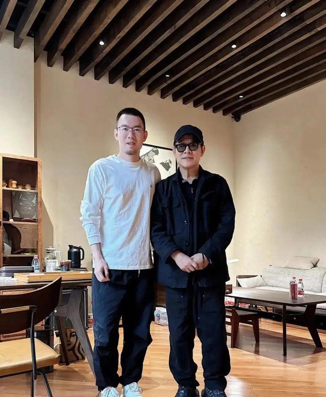 2e94490650f34bbc9883750b55bf6020-7843-5875-1744531759-732-width645height785 Không nhận ra Lý Liên Kiệt - 1