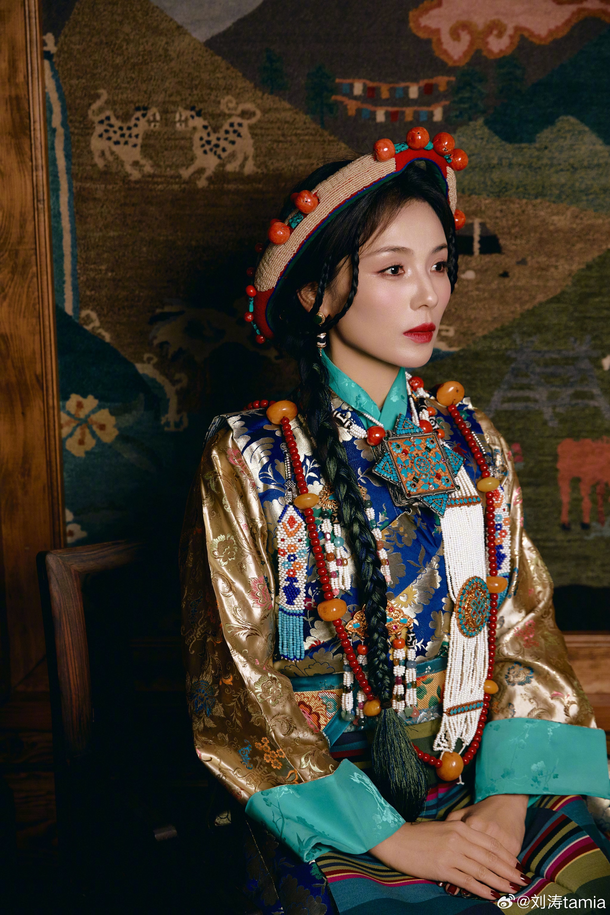 "Mỹ nhân Tây Tạng" đẹp nhất Tết 2025: U50 mà trẻ không tưởng, quốc bảo nhan sắc của màn ảnh Trung Quốc 3 1206 1738257993259 17382579938571538856170