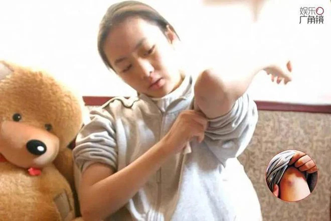 Điều tra khẩn quý tử của cặp sao đình đám vì đánh đập vợ- Ảnh 4.