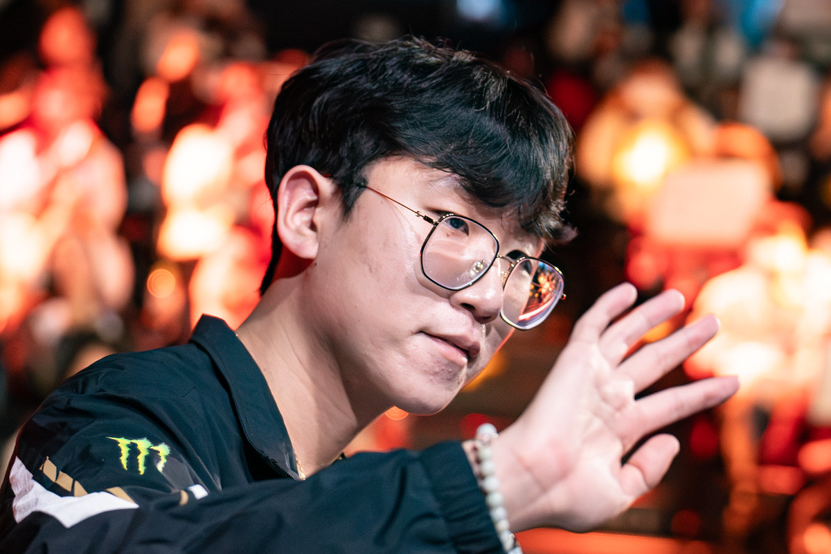 Ruler lộ rõ vẻ không vui dù Gen.G chiến thắng, chỉ đích danh một cái tên sẽ phải Ruler lộ rõ vẻ không vui dù Gen.G chiến thắng, chỉ đích danh một cái tên sẽ phải