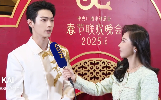 3-1738380523135747238563-1738382410789-17383824110441842017586 "Bạch mã hoàng tử" Hoa ngữ đẹp mê mẩn mùa Tết 2025, nhan sắc hoàn mỹ như tổng tài xé truyện bước ra 3 1738380523135747238563 1738382410789 17383824110441842017586