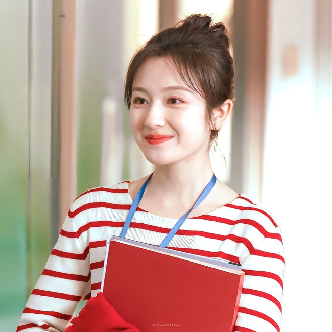 Cô trợ lý đẹp nhất Trung Quốc hiện tại: Nhan sắc đỉnh cao ở phim mới, càng nhìn càng thấy yêu- Ảnh 1.