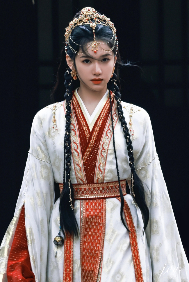 3-17415179834021179523202-1741525916812-17415259175761693787927 "Công chúa mù" đẹp nhất Trung Quốc hiện tại: Mỹ nhân cổ trang trời sinh, nhan sắc ở phim mới nghiêng nước nghiêng thành 3 17415179834021179523202 1741525916812 17415259175761693787927