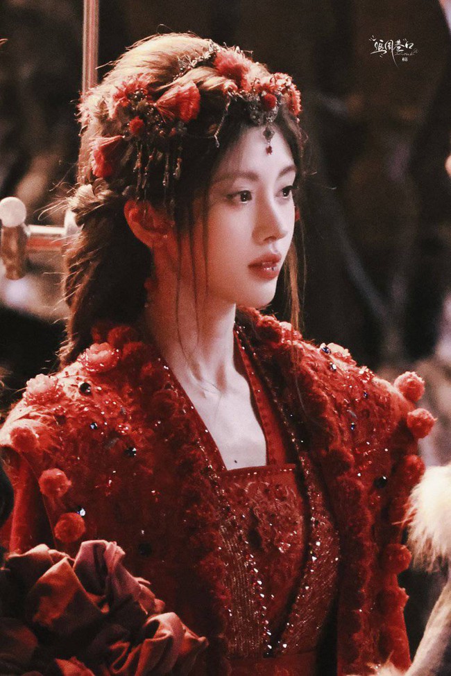 3-1744714103700289528696-1744732636357-1744732636593530753533 "Tân nương dị vực" đẹp phong thần ở phim mới: Nhan sắc động lòng người, nói visual top đầu Trung Quốc cấm có sai 3 1744714103700289528696 1744732636357 1744732636593530753533