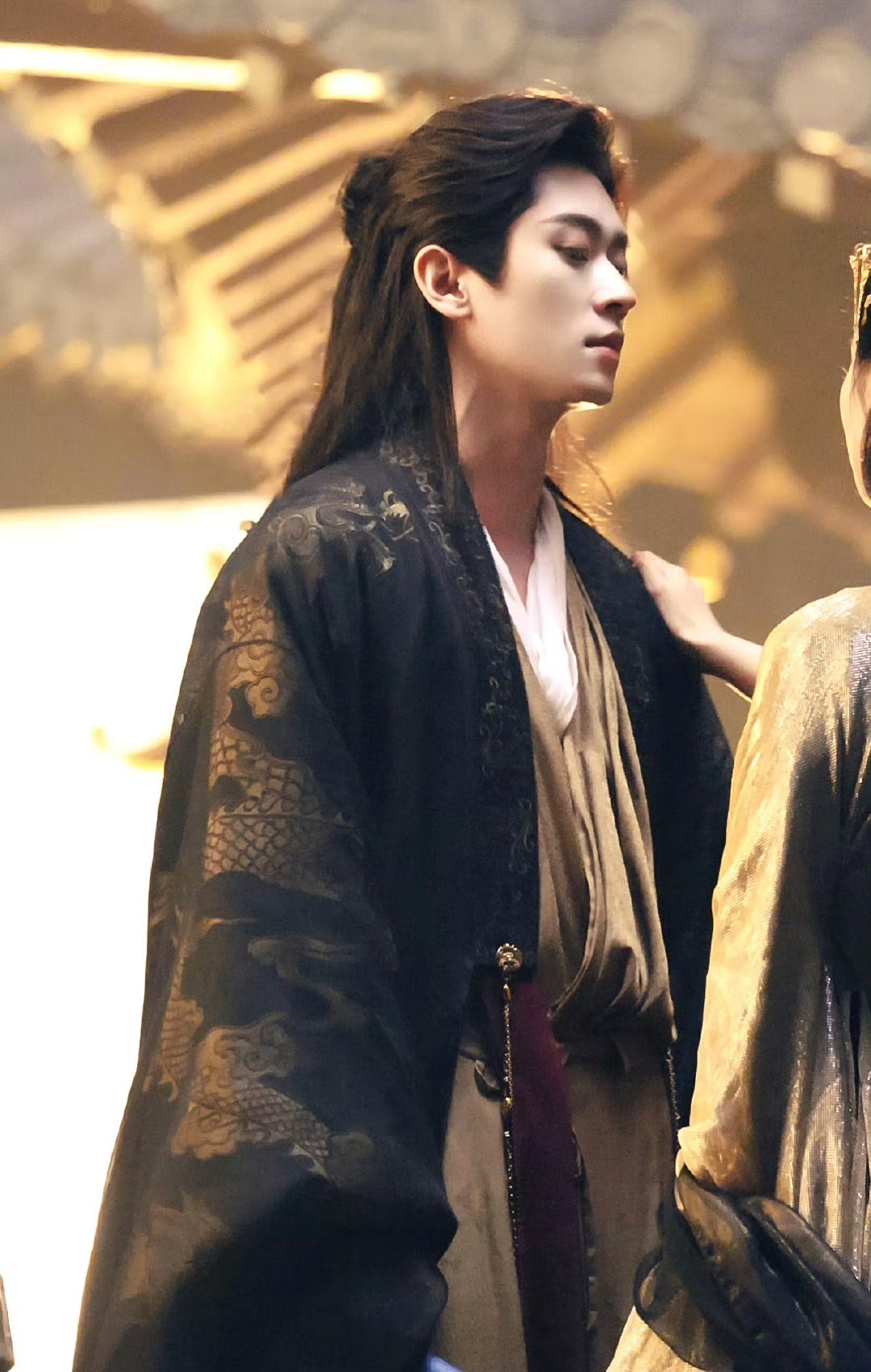 "Bạo quân" đẹp nhất Trung Quốc hiện tại: Nhan sắc 9 người ngắm 10 người ưng, xé truyện bước ra cũng chỉ đến thế 3 17452932037971870745066 1745293340735 1745293340864993469489 1745296633253 1745296633405285064940