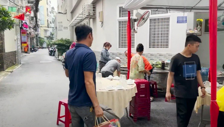 Hé lộ cơ ngơi 2 mặt tiền rộng 400m2 của ngôi sao quyền lực giới sân khấu - 9