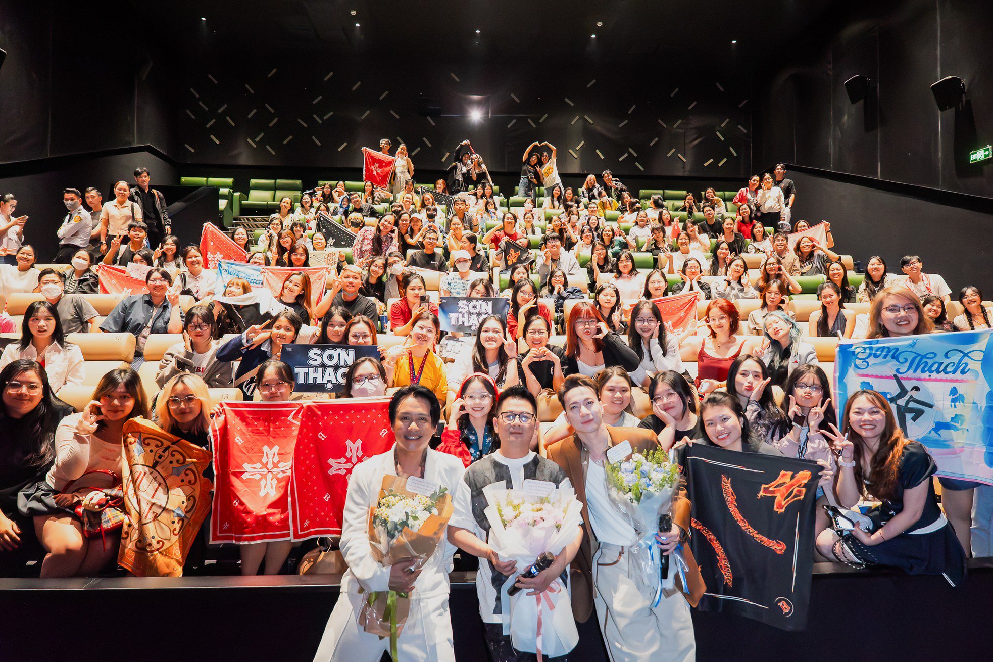 'Mưa lửa' về 33 nghệ sĩ hụt hơi - 6