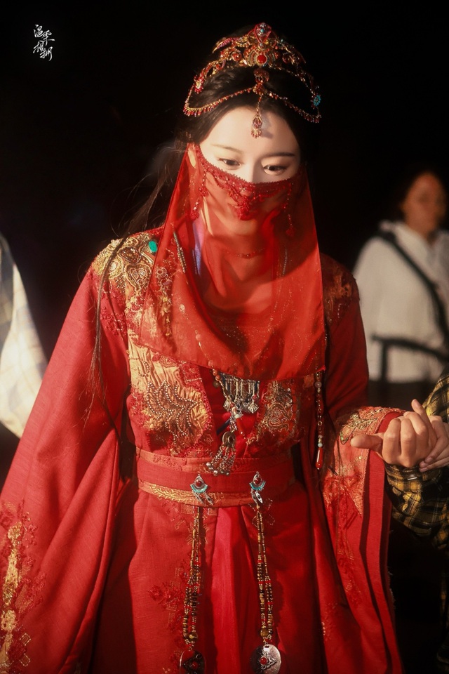 Màn ảnh Hoa ngữ có tân nương dị vực đẹp hết phần thiên hạ: Nhan sắc như tiên nữ, nghiêng nước nghiêng thành cũng chỉ đến vậy- Ảnh 1.