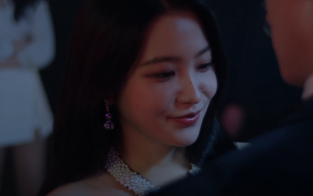 Cặp đôi tài phiệt bùng nổ visual đang gây bão MXH: Đã đẹp còn giàu dữ dội, cưới nhanh cho được nhờ- Ảnh 2.