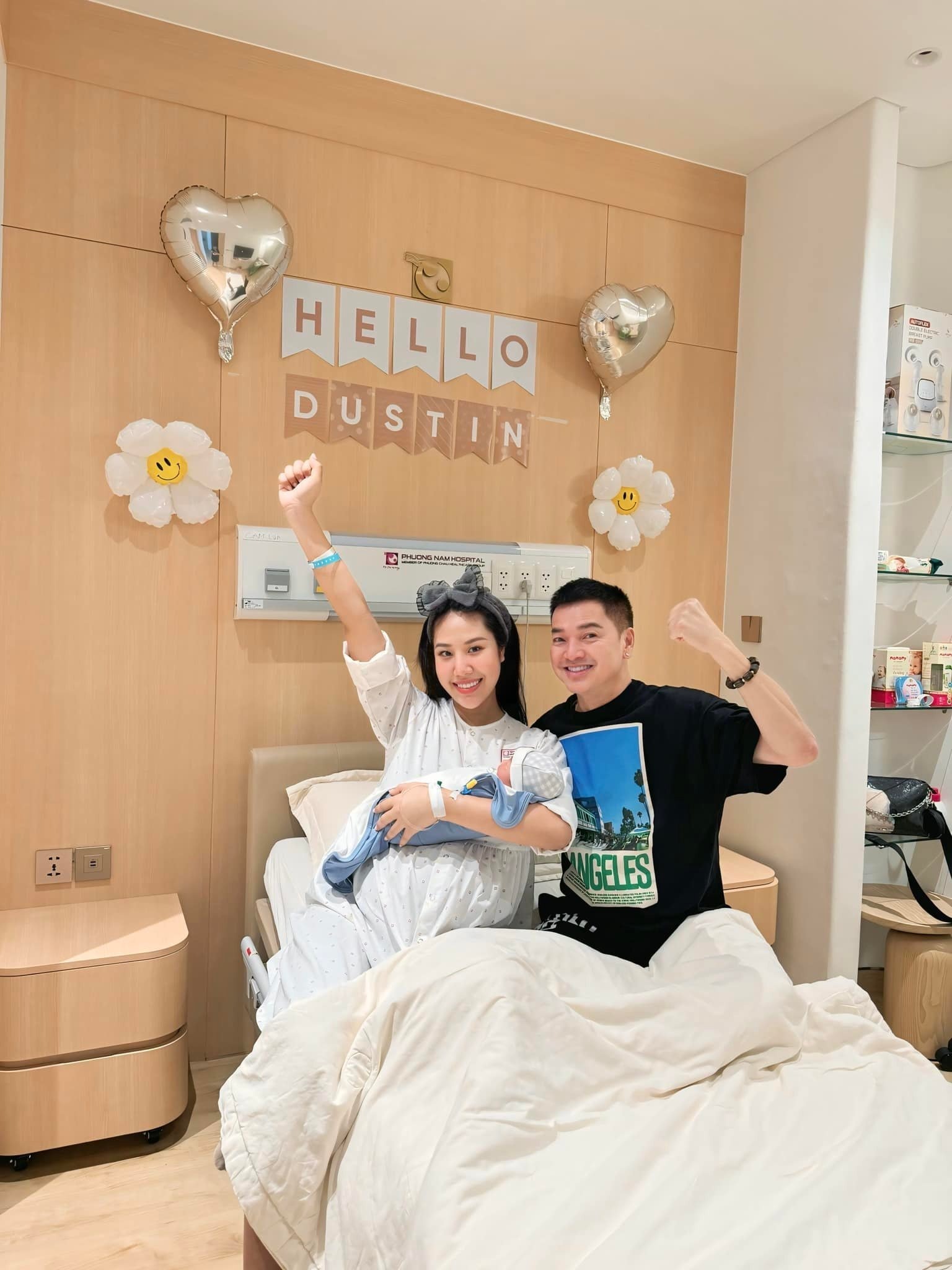 Bạn gái kém 37 tuổi của Quang Minh: “Sau khi khoe con, tôi nhận nhiều lời công kích, miệt thị”- Ảnh 1. Bạn gái kém 37 tuổi của Quang Minh: “Sau khi khoe con, tôi nhận nhiều lời công kích, miệt thị”- Ảnh 1.