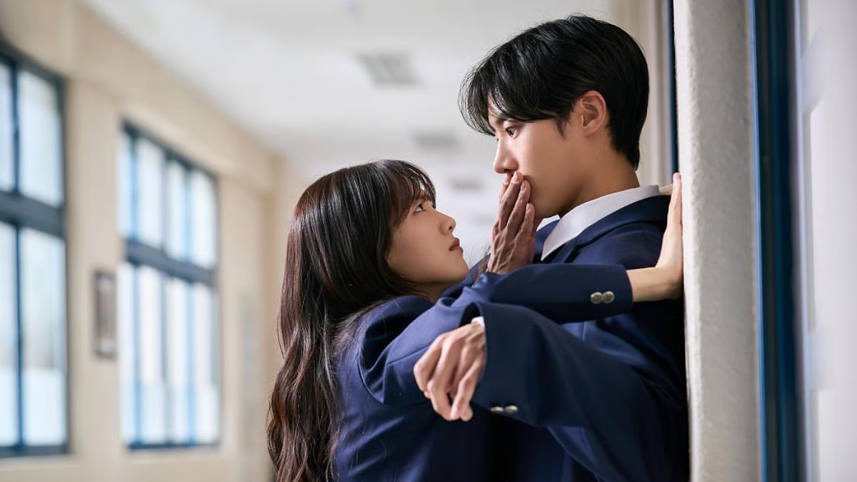 Lần đầu có mỹ nhân được khen Lần đầu có mỹ nhân được khen