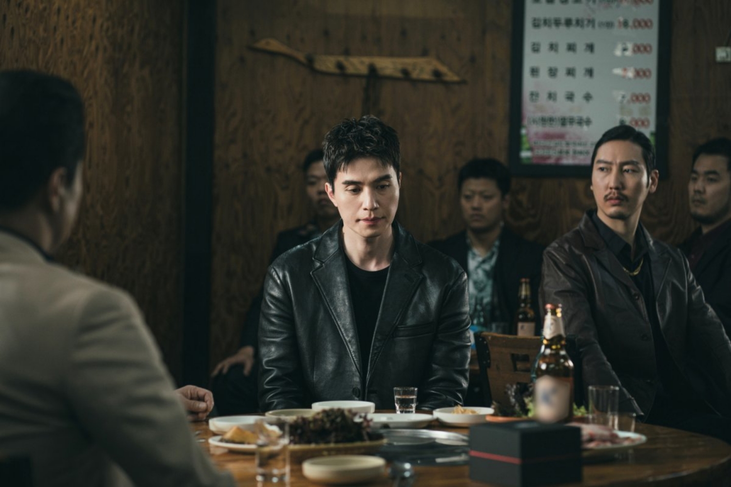 Phim ngôn tình mới chiếu 10 phút đã chiếm top 1 rating cả nước, nam chính là