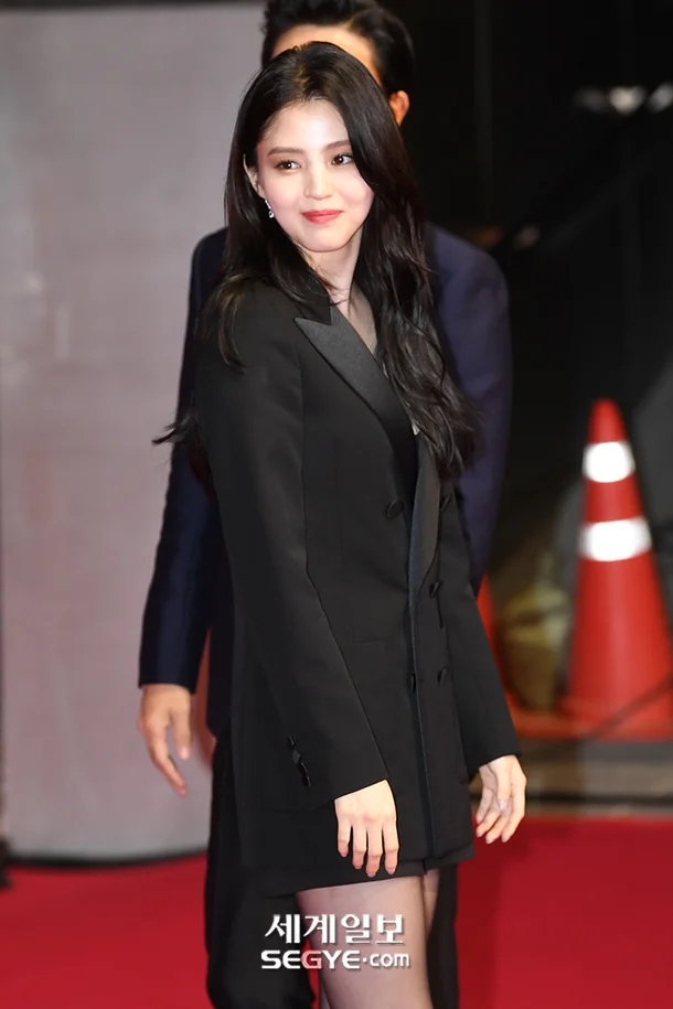 Hàn Quốc đố tìm được nữ tổng tài nào đẹp hơn cô gái này: Visual rung chuyển cõi mạng, sang đến từng centimet- Ảnh 4.