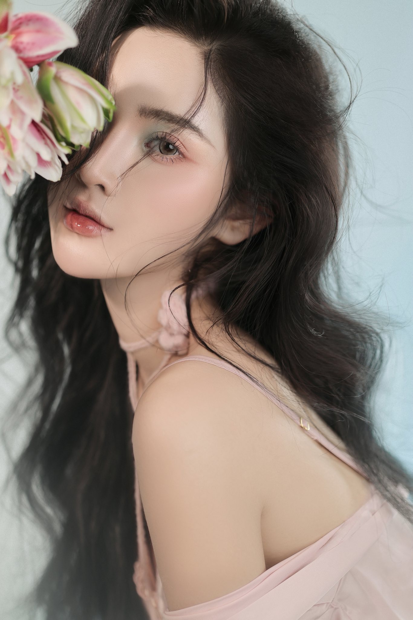 Thí sinh Miss Grand khoe vòng 1 ngồn ngộn khiến dân tình nhức mắt- Ảnh 3. Thí sinh Miss Grand khoe vòng 1 ngồn ngộn khiến dân tình nhức mắt- Ảnh 3.