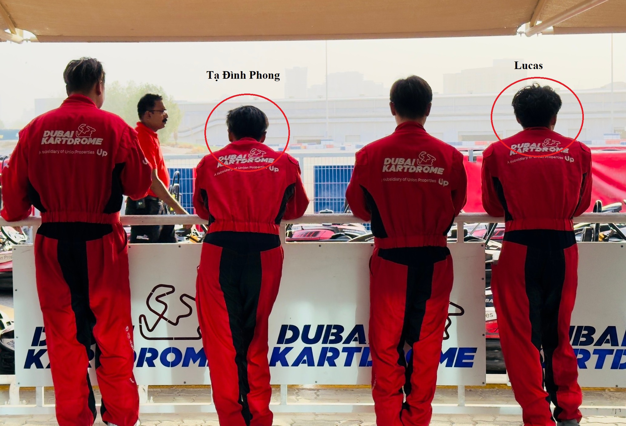 Tạ Đình Phong cưng chiều con trai cả, ngó lơ cậu út?- Ảnh 3. Tạ Đình Phong cưng chiều con trai cả, ngó lơ cậu út?- Ảnh 3.