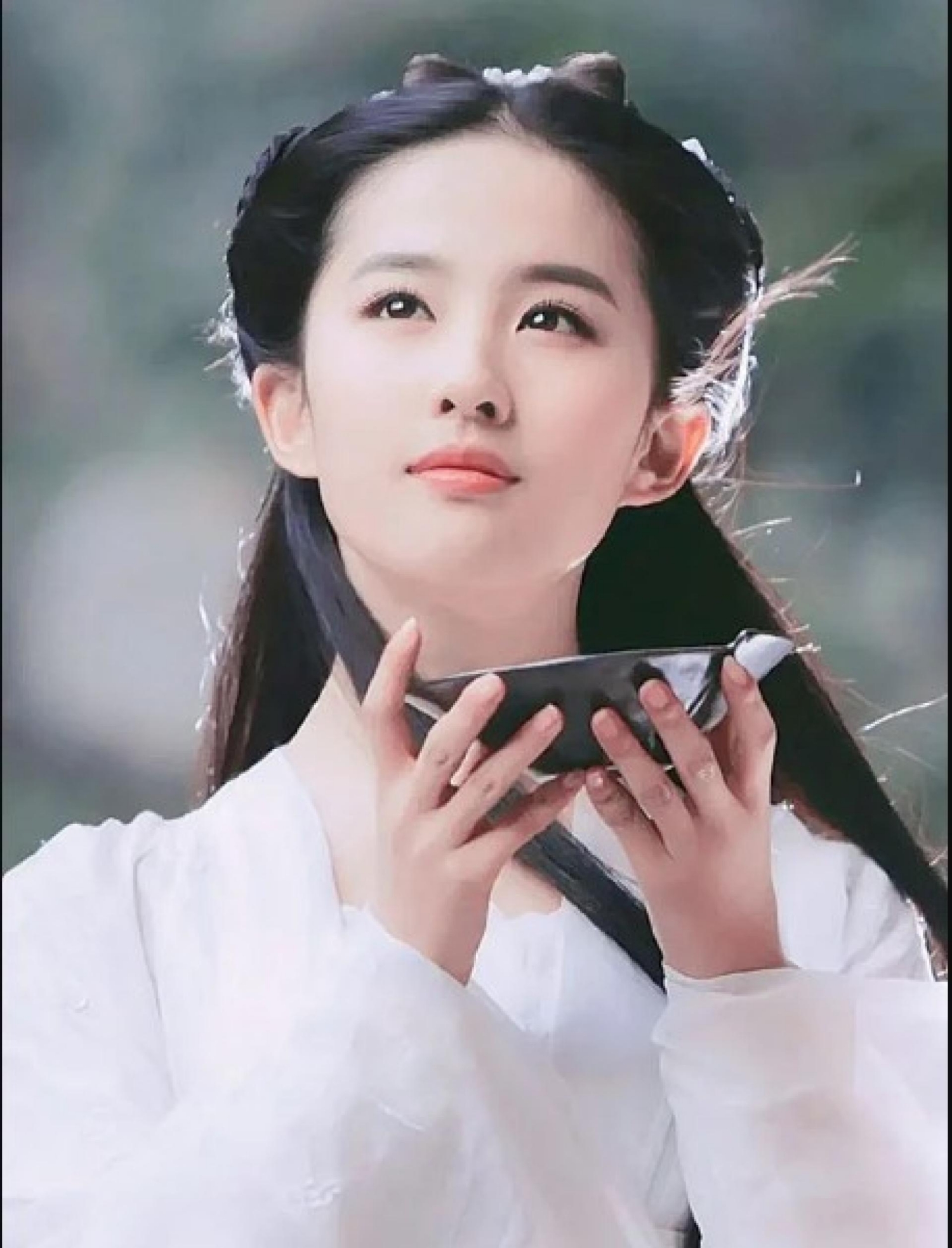 Bức ảnh khiến Lưu Diệc Phi bị mắng “không biết xấu hổ”- Ảnh 5.