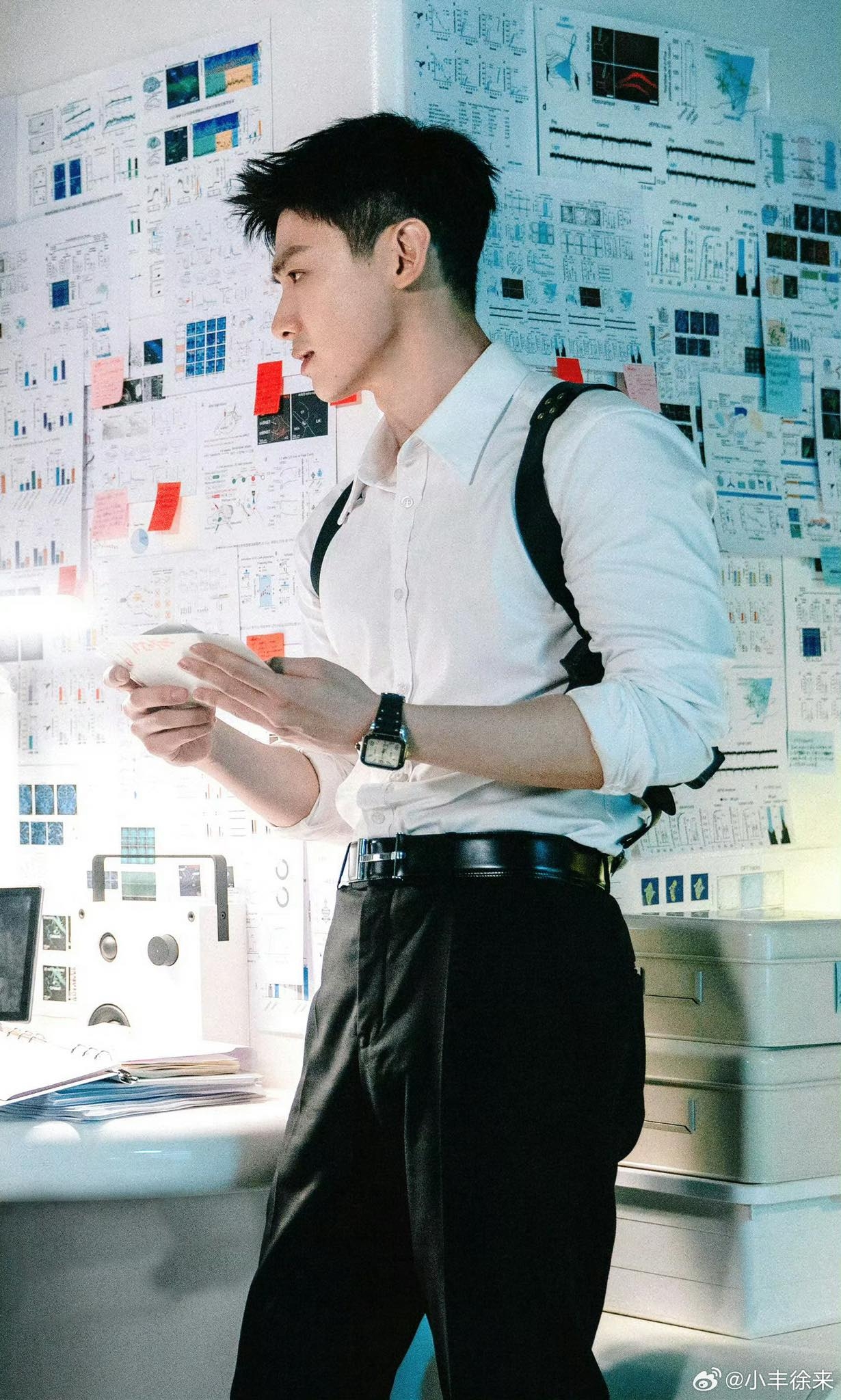 Bao năm mới lại có 1 mỹ nam diễn xuất nâng tầm nhan sắc: Visual này 100/10 điểm, xem mà thấy khó thở theo- Ảnh 9.