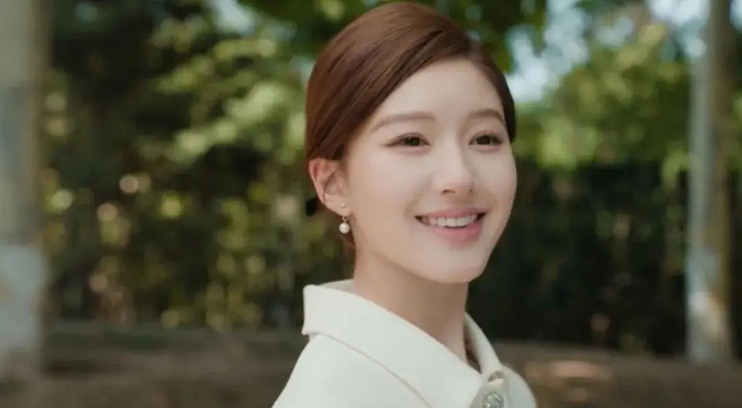 Hãy Để Tôi Tỏa Sáng có nguy cơ lỗ nặng, Triệu Lộ Tư lép vế trước