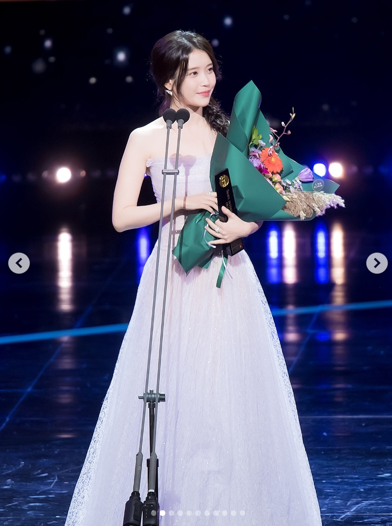 Ngắm mỹ nhân này 1 tỷ lần vẫn phải than trời vì quá đẹp: Đi đến đâu sáng bừng đến đó, cả Hàn Quốc có đúng 1 người- Ảnh 5. Ngắm mỹ nhân này 1 tỷ lần vẫn phải than trời vì quá đẹp: Đi đến đâu sáng bừng đến đó, cả Hàn Quốc có đúng 1 người- Ảnh 5.