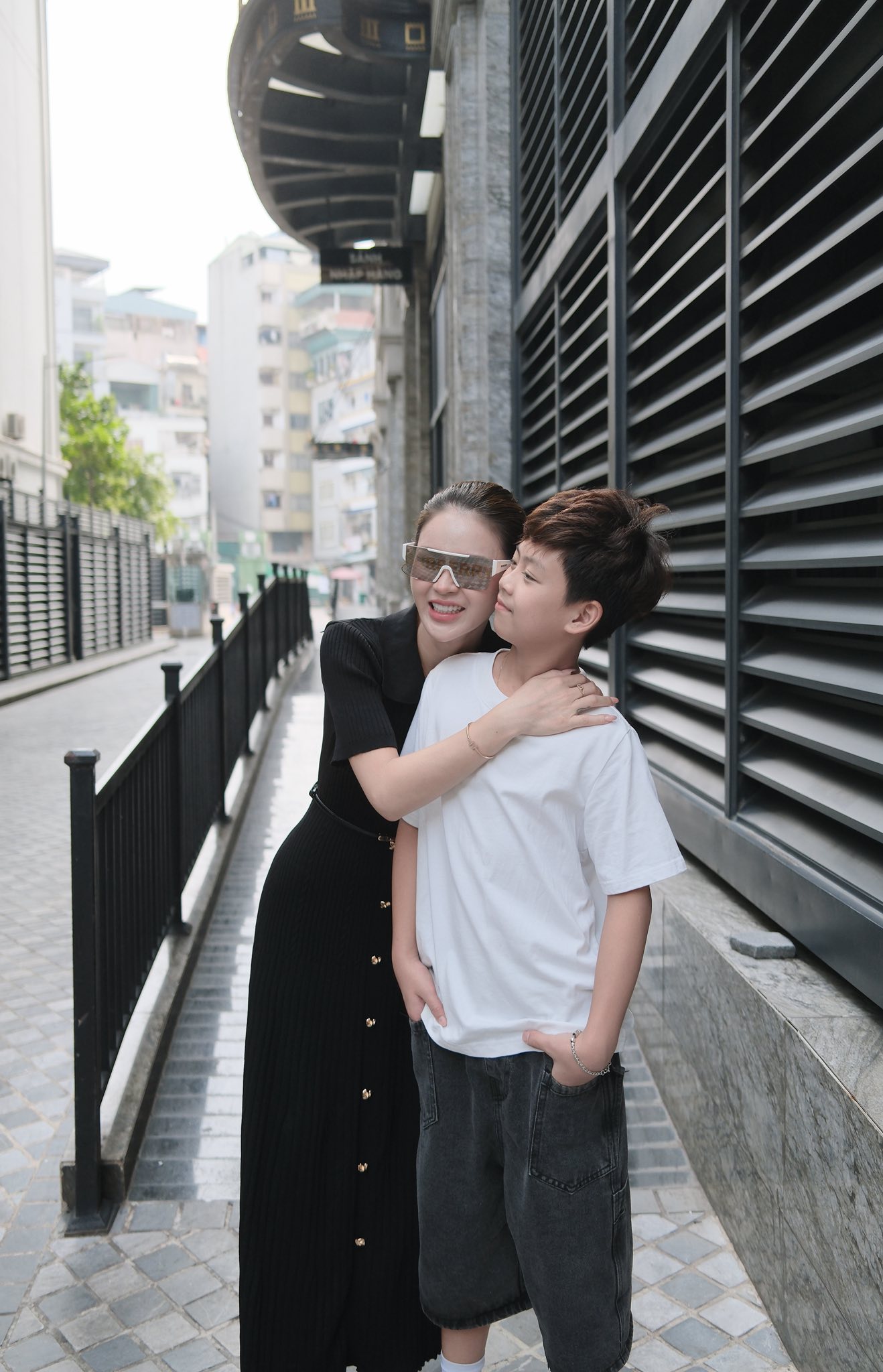 Lương Thu Trang làm mẹ đơn thân, con trai 11 tuổi sắp cao bằng mẹ, ra dáng soái ca nhí- Ảnh 2.