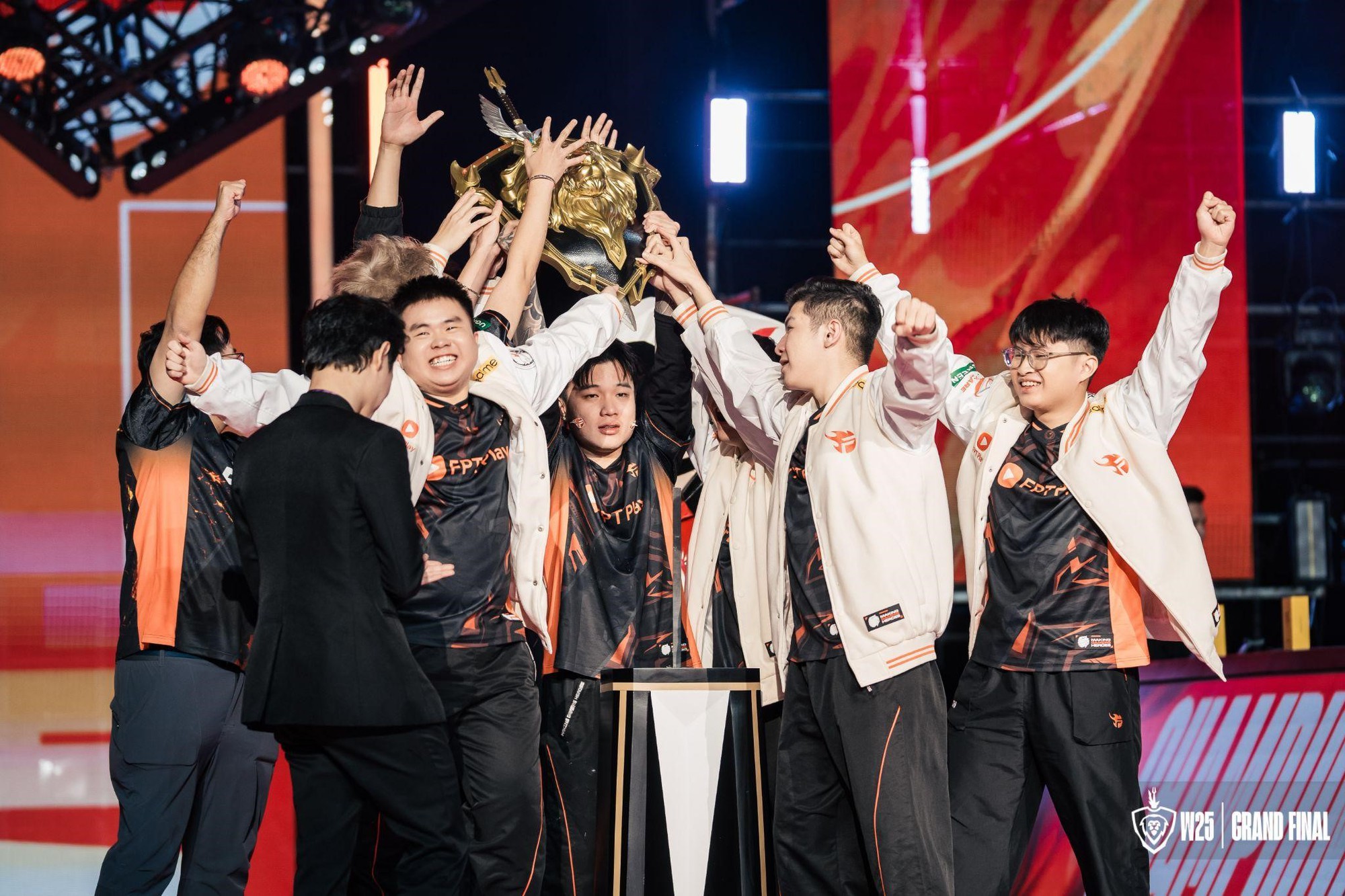 4 năm chờ đợi, FPT Flash cuối cùng cũng đã có được chiếc cúp vô địch ĐTDV- Ảnh 3.