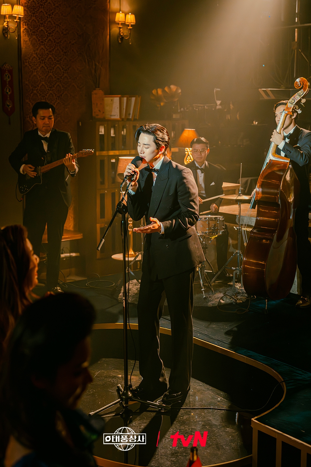 Xem rồi mới hiểu vì sao nhà nhà phát cuồng phim Hàn này: Nam chính cứ mặc vest là thần, rating dẫn đầu cả nước- Ảnh 8.