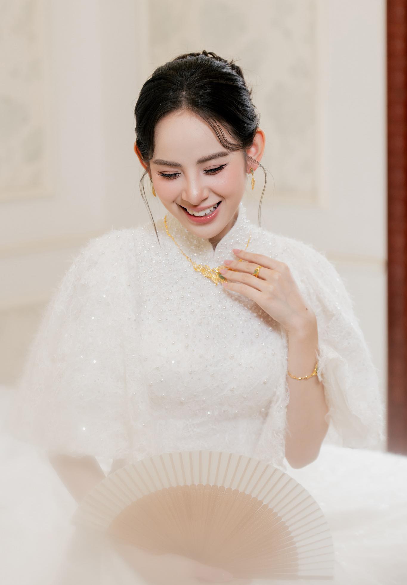 Lễ đón dâu của Hương Liên: Cô dâu đeo sính lễ 200 triệu khoe visual nức nở, 1 chi tiết bí ẩn gây bàn tán- Ảnh 5.