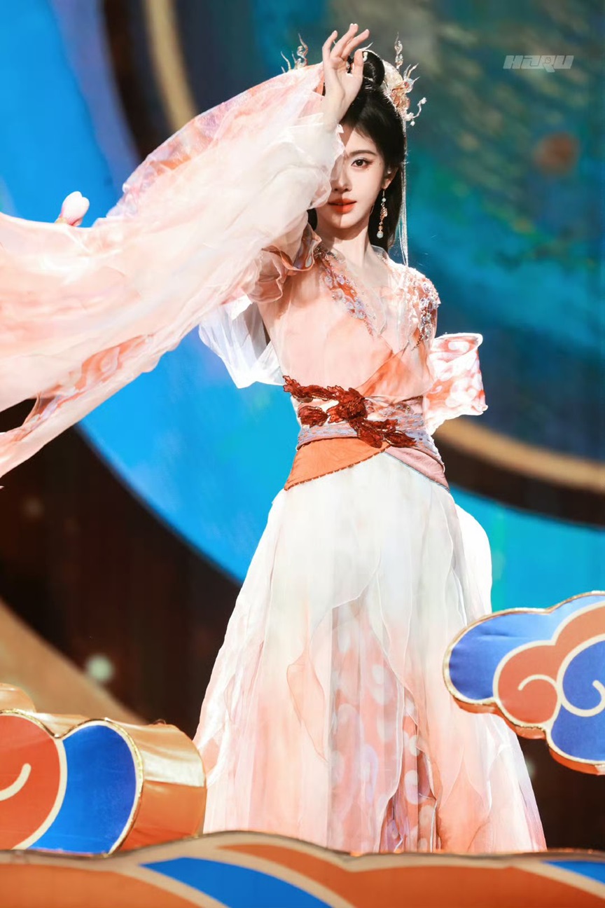 Mỹ nhân Trung Quốc đẹp như tiên nữ giáng trần được khen khắp MXH, netizen khẳng định quá hợp với cổ trang- Ảnh 6. Mỹ nhân Trung Quốc đẹp như tiên nữ giáng trần được khen khắp MXH, netizen khẳng định quá hợp với cổ trang- Ảnh 6.