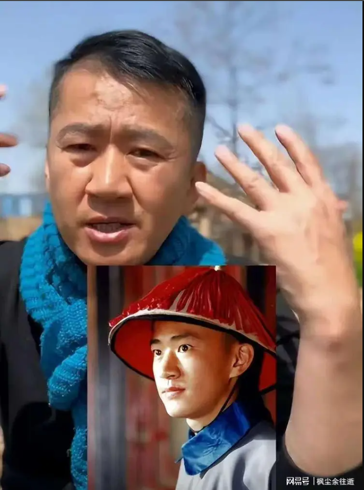 Bắt gặp nam diễn viên phim giờ vàng về quê bán mỳ, có 5 triệu fan mà tiền cát xê không đủ mua thuốc cảm- Ảnh 1. Bắt gặp nam diễn viên phim giờ vàng về quê bán mỳ, có 5 triệu fan mà tiền cát xê không đủ mua thuốc cảm- Ảnh 1.