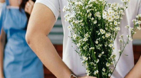 Chị gái bức xúc khi biết mẹ chu cấp tiền hẹn hò cho em trai 26 Chị gái bức xúc khi biết mẹ chu cấp tiền hẹn hò cho em trai 3 ava 4 1749524854 width740height495 auto cropjpg